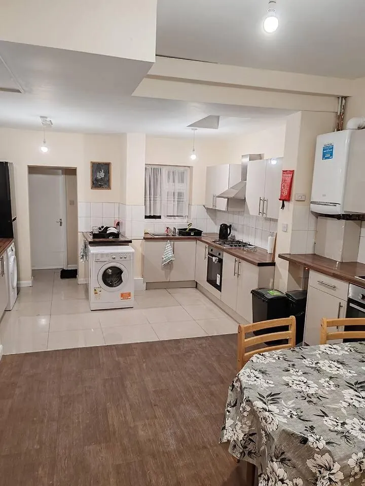 En Suite Room - Central Location Χάνσλοου