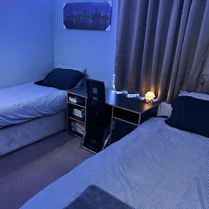 London Gateway Get-away Homestay